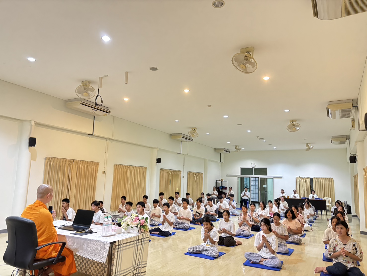 กิจกรรมวัยใส ใส่ใจธรรมะ