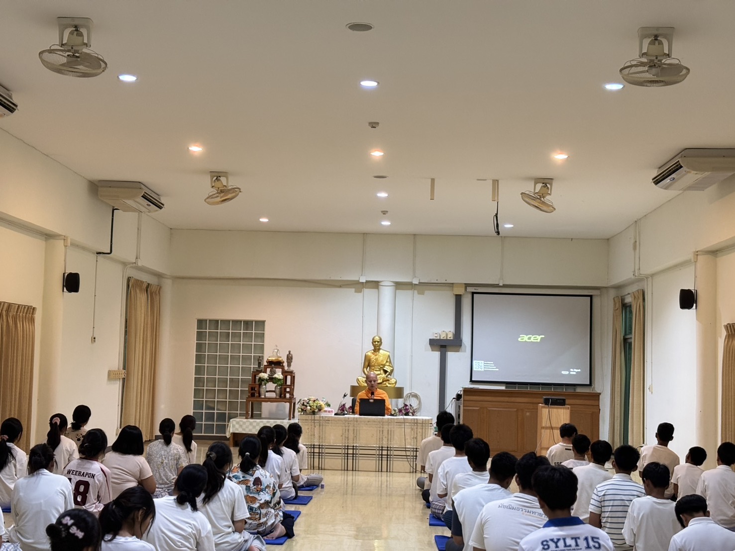 วัยใส ใส่ใจธรรมะ